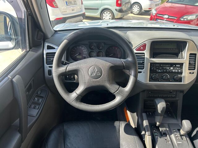 MITSUBISHI PAJERO LWB 3.2 4WD AUTO SPANISH LHD IN SPAIN 177000 MILES 7 SEAT 2001